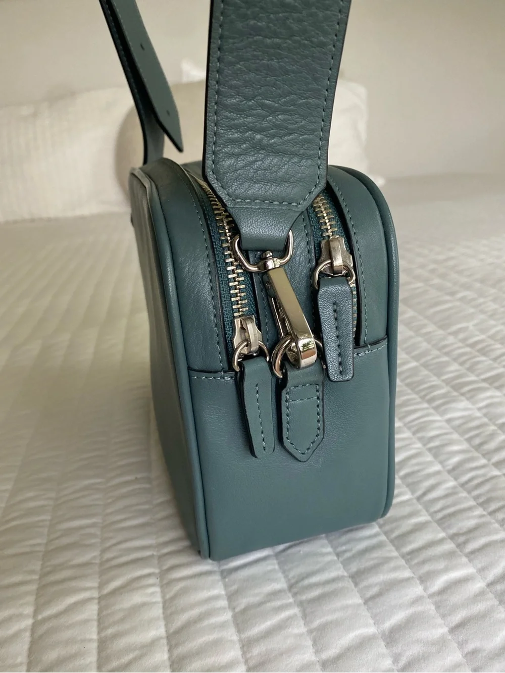 Leatherology Meadow Double Zip Camera Bag in Dusk - Picture 6 of 10